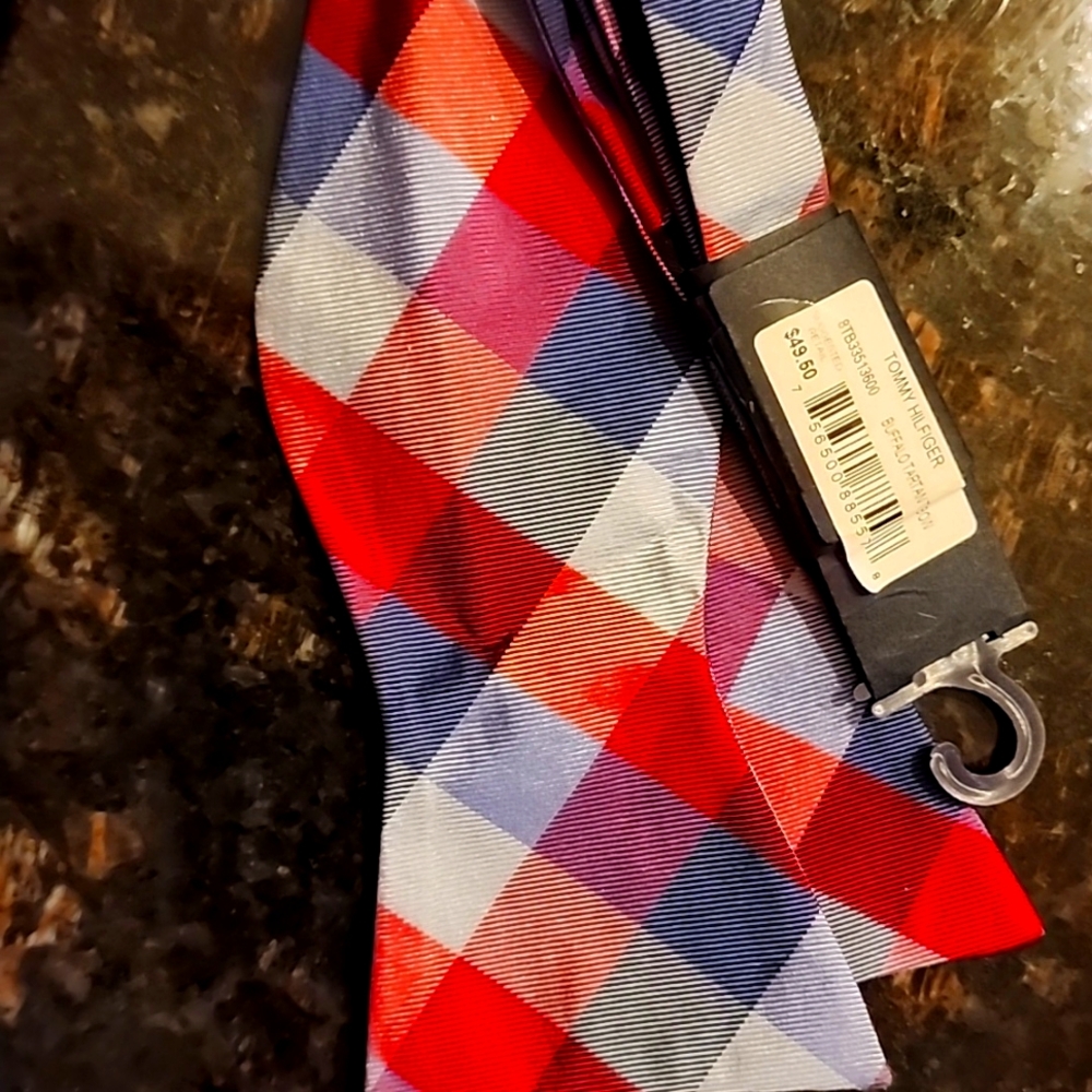 Tommy Hillfer bowtie